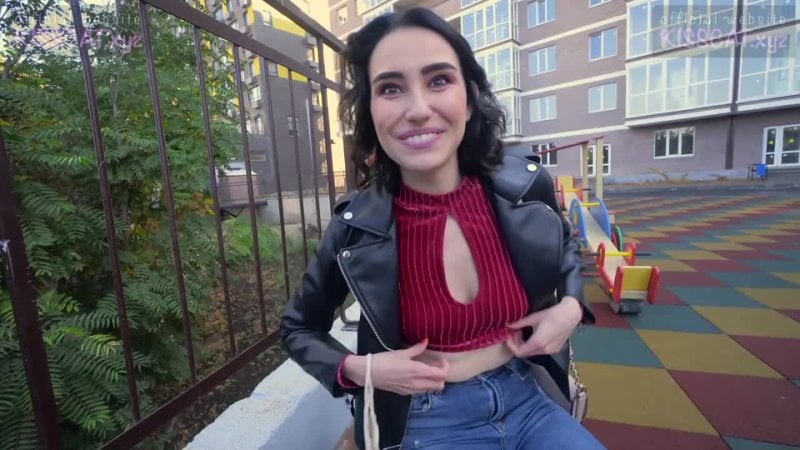 Heiße Pickup-Studentin auf der Straße und gefickt [Pornosex Anal Creampie große Titten Arsch Teen POV MILF Sperma oral Blowjob]